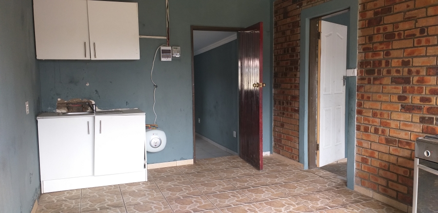 5 Bedroom Property for Sale in Crystal Park Gauteng