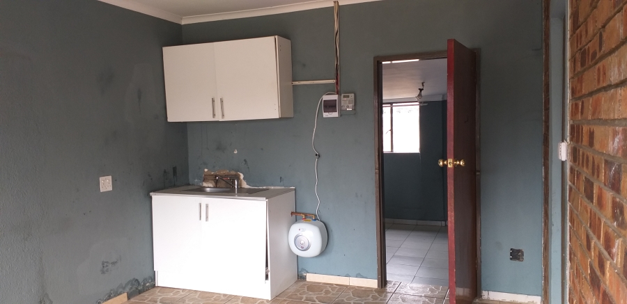 5 Bedroom Property for Sale in Crystal Park Gauteng