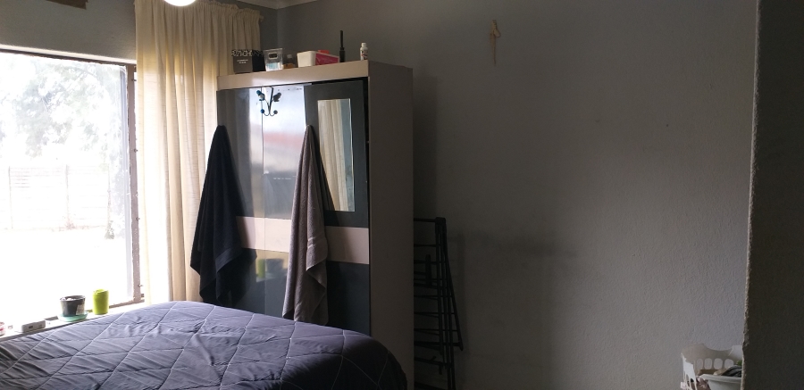 5 Bedroom Property for Sale in Crystal Park Gauteng