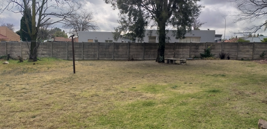 5 Bedroom Property for Sale in Crystal Park Gauteng