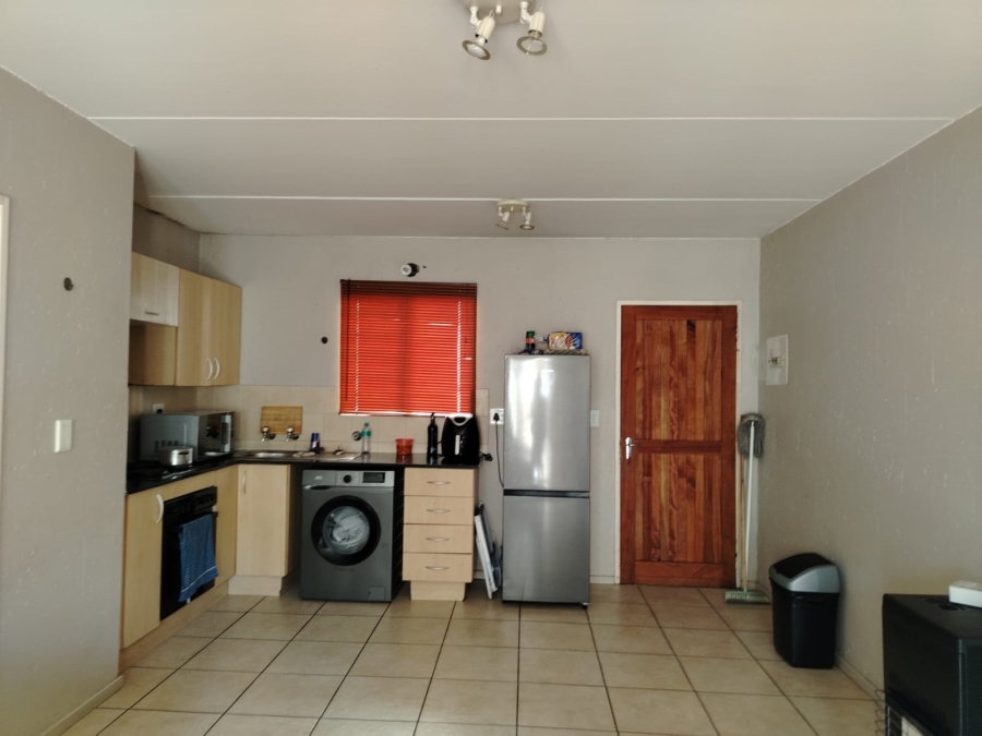 1 Bedroom Property for Sale in Klippoortje Gauteng
