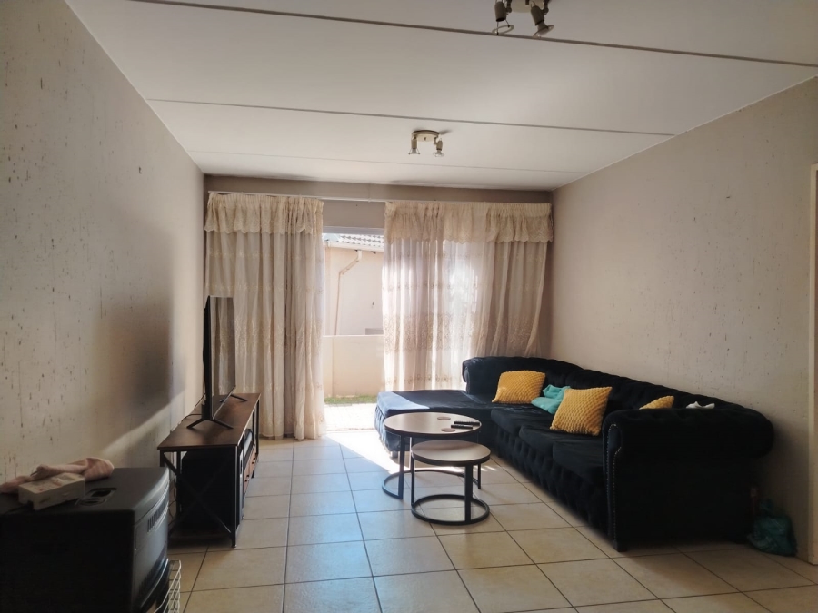 1 Bedroom Property for Sale in Klippoortje Gauteng