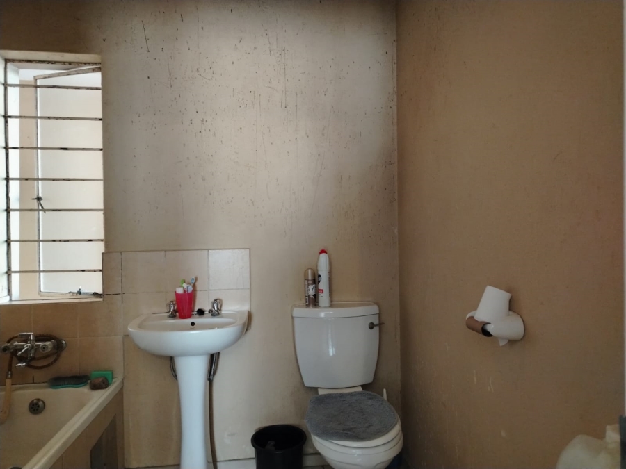 1 Bedroom Property for Sale in Klippoortje Gauteng