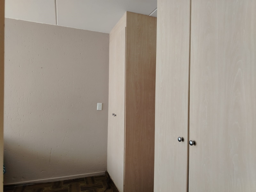 1 Bedroom Property for Sale in Klippoortje Gauteng