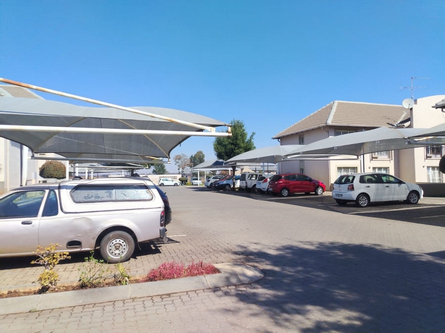 1 Bedroom Property for Sale in Klippoortje Gauteng