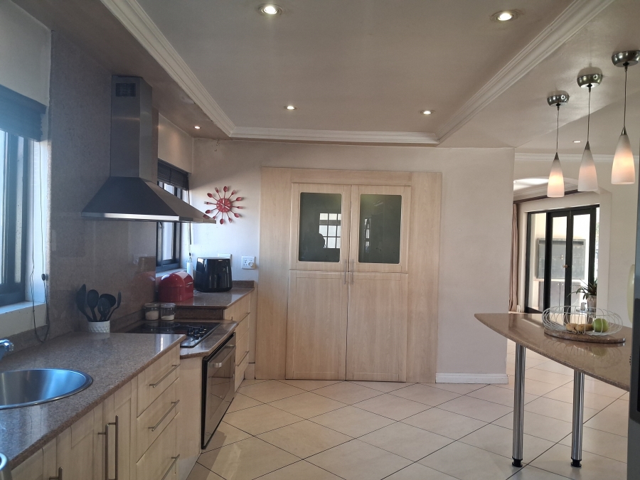 4 Bedroom Property for Sale in Greenstone Hill Gauteng