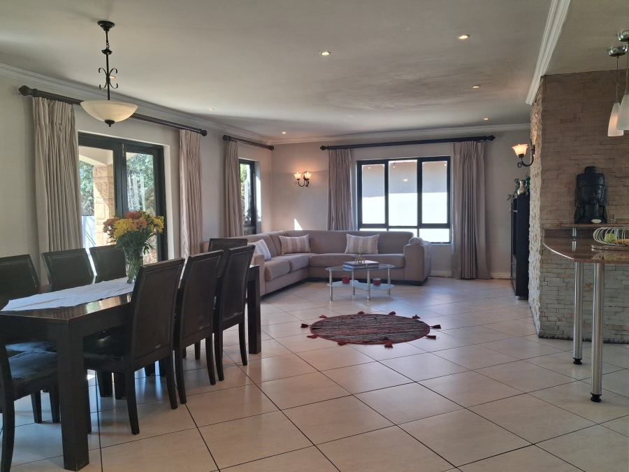 4 Bedroom Property for Sale in Greenstone Hill Gauteng