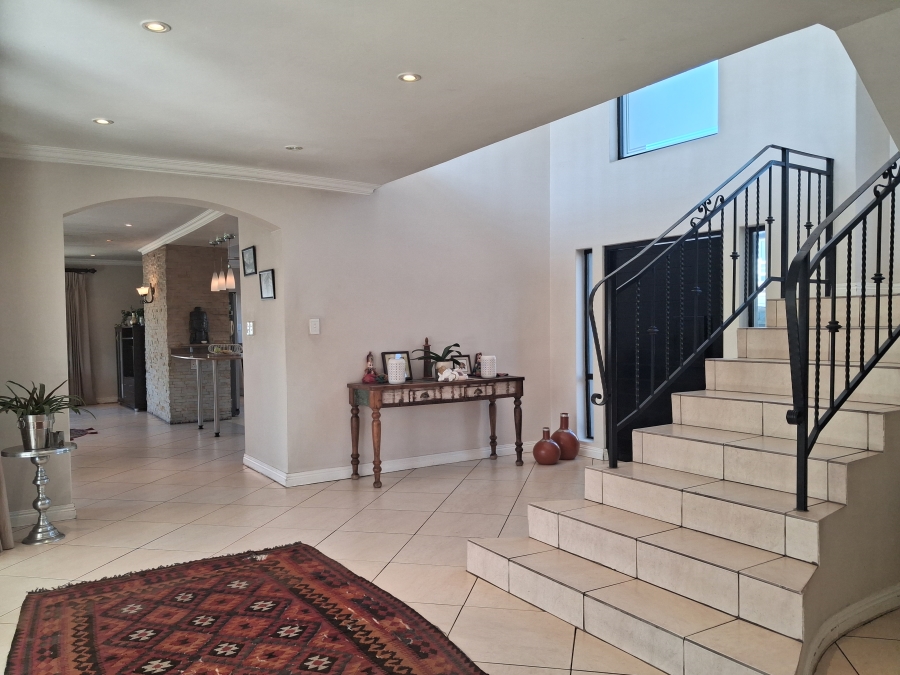 4 Bedroom Property for Sale in Greenstone Hill Gauteng