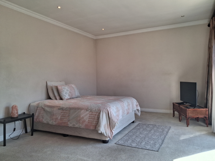4 Bedroom Property for Sale in Greenstone Hill Gauteng