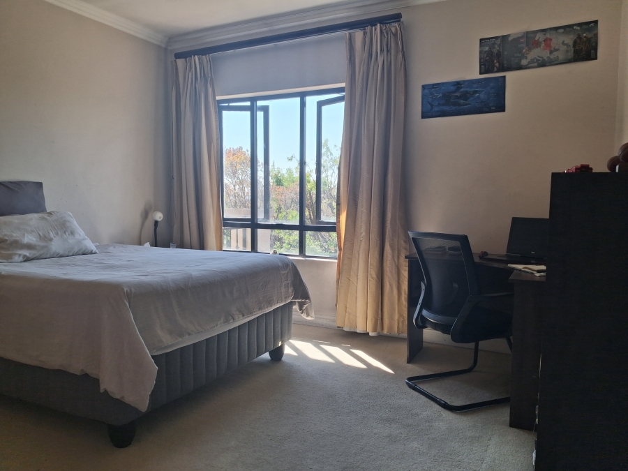 4 Bedroom Property for Sale in Greenstone Hill Gauteng