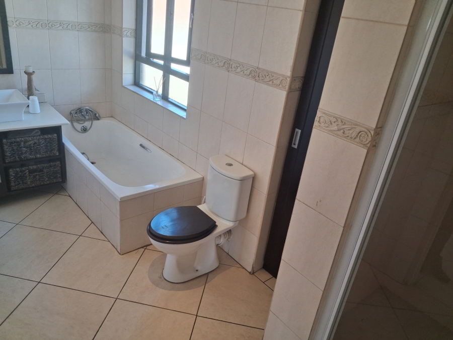 4 Bedroom Property for Sale in Greenstone Hill Gauteng