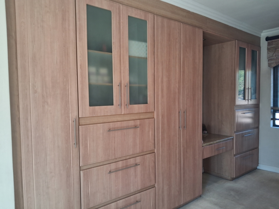 4 Bedroom Property for Sale in Greenstone Hill Gauteng