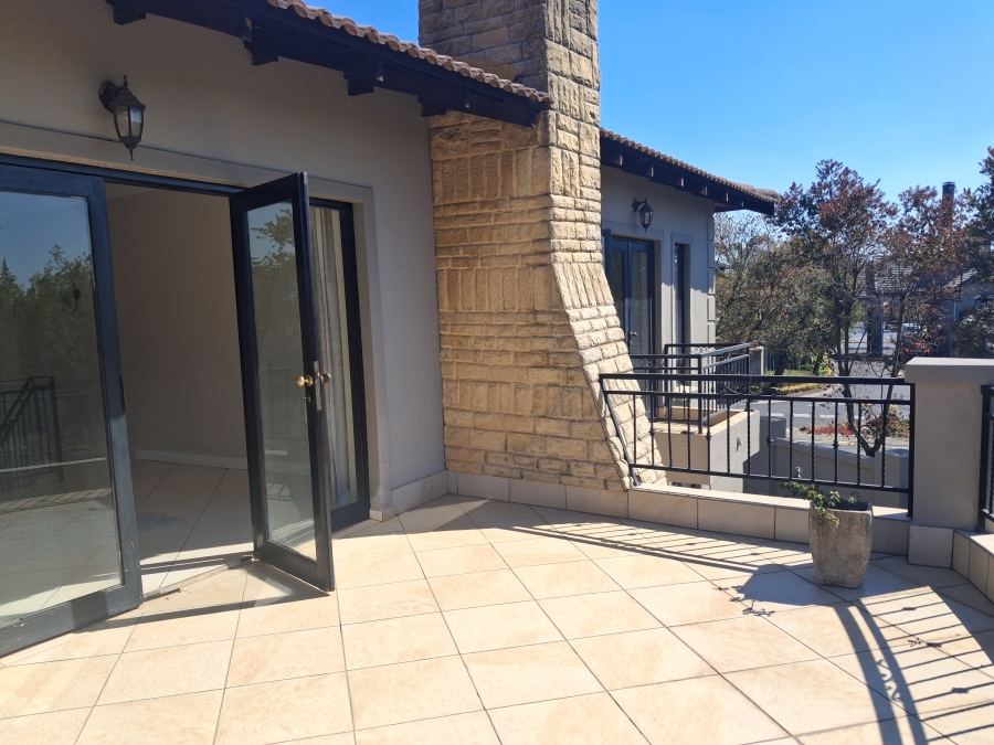 4 Bedroom Property for Sale in Greenstone Hill Gauteng