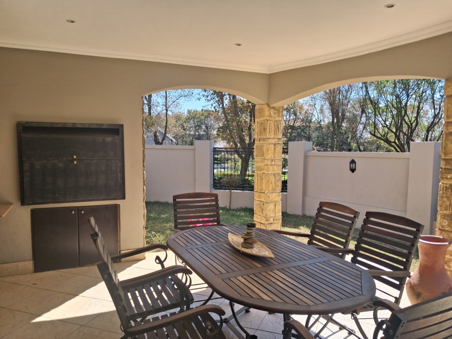4 Bedroom Property for Sale in Greenstone Hill Gauteng