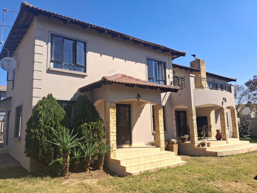 4 Bedroom Property for Sale in Greenstone Hill Gauteng