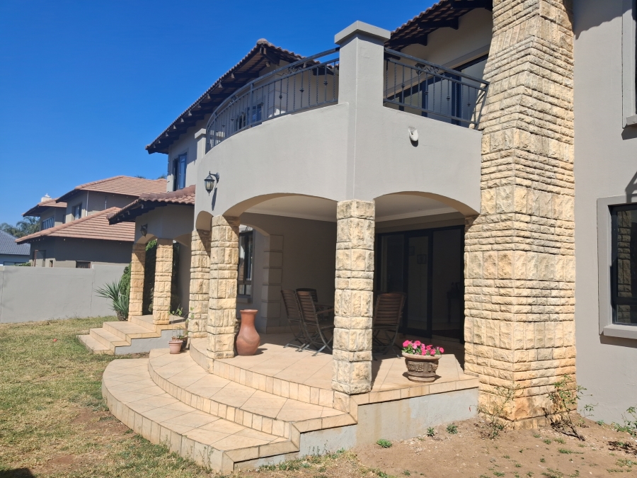 4 Bedroom Property for Sale in Greenstone Hill Gauteng