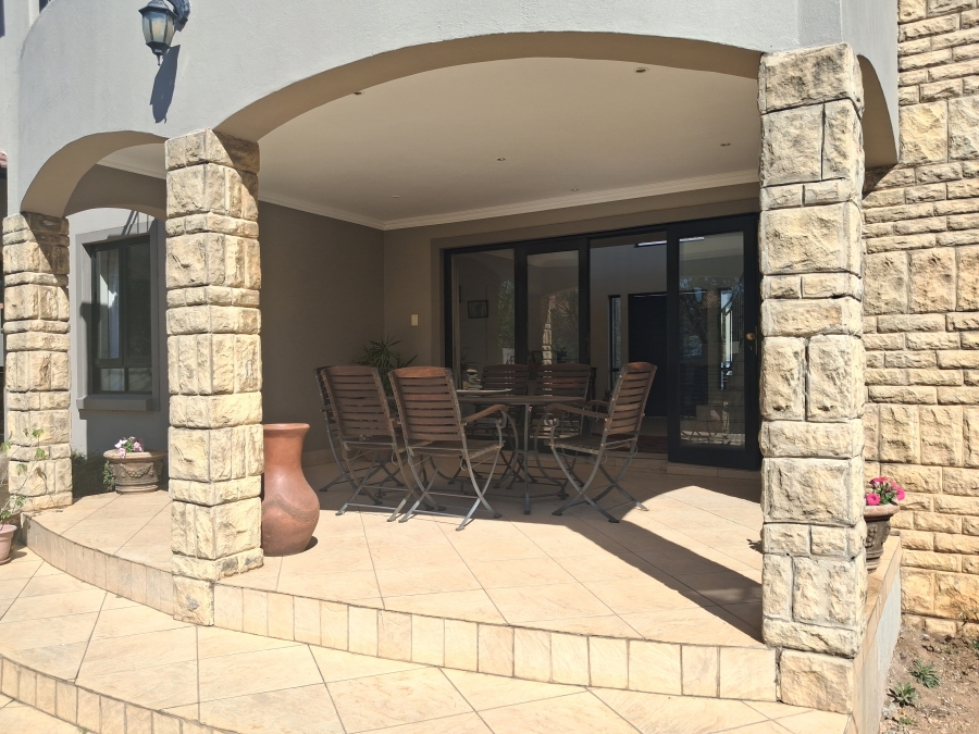 4 Bedroom Property for Sale in Greenstone Hill Gauteng