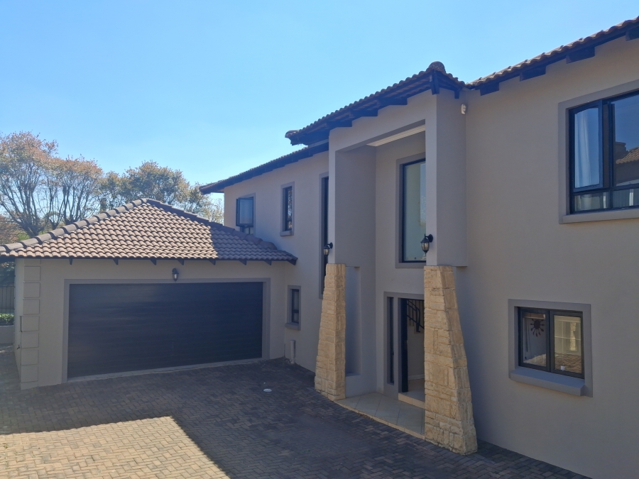 4 Bedroom Property for Sale in Greenstone Hill Gauteng