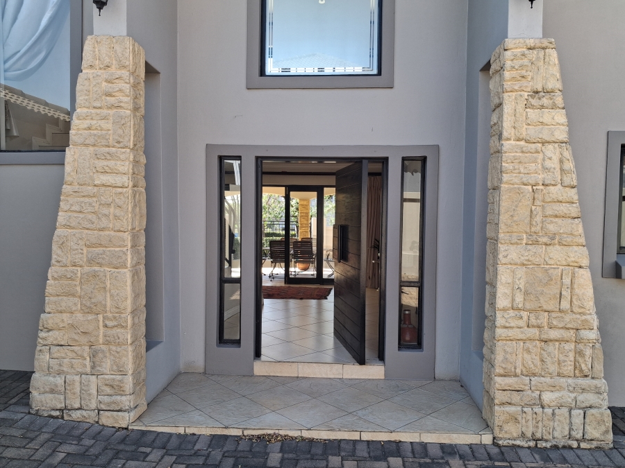 4 Bedroom Property for Sale in Greenstone Hill Gauteng