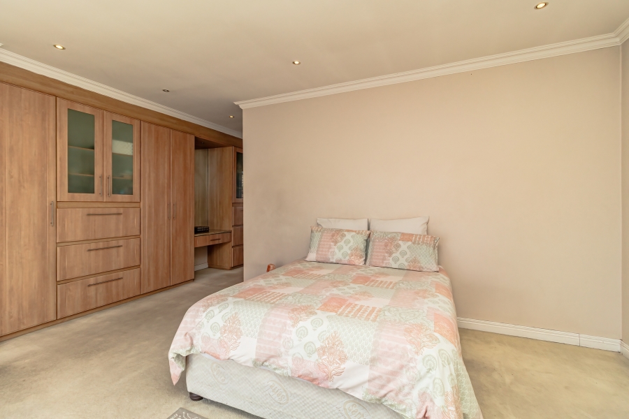 4 Bedroom Property for Sale in Greenstone Hill Gauteng