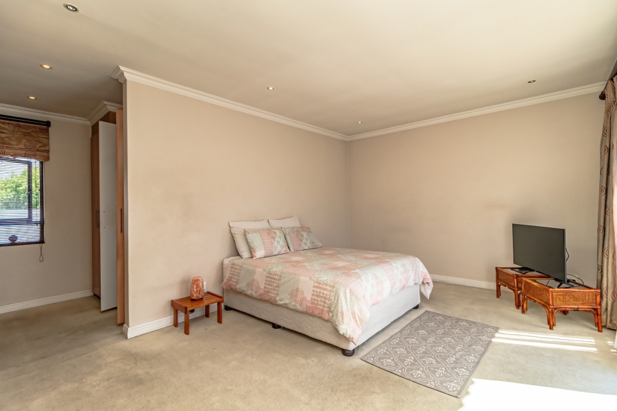 4 Bedroom Property for Sale in Greenstone Hill Gauteng