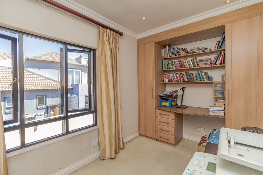 4 Bedroom Property for Sale in Greenstone Hill Gauteng