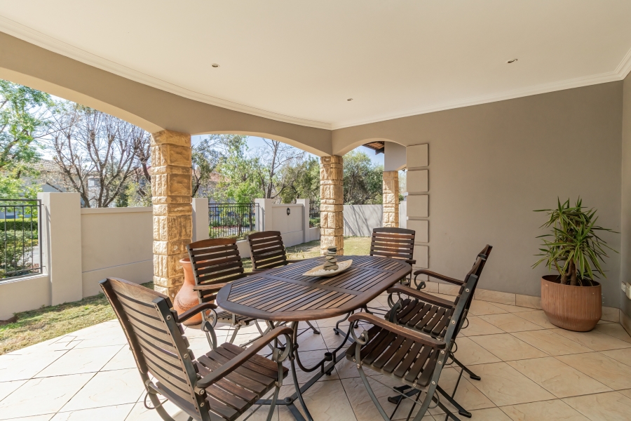 4 Bedroom Property for Sale in Greenstone Hill Gauteng