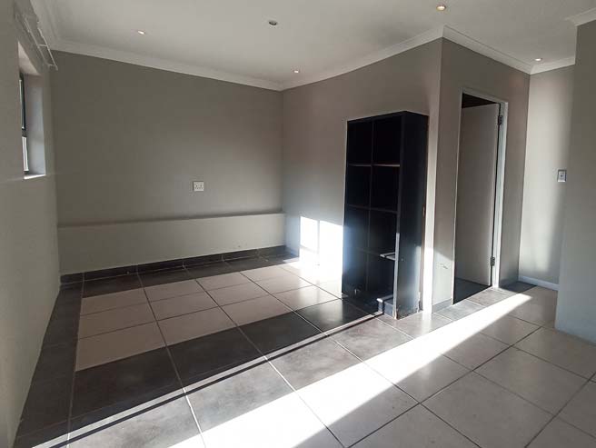To Let 1 Bedroom Property for Rent in Corlett Gardens Gauteng