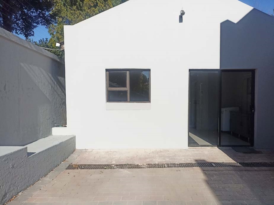 To Let 1 Bedroom Property for Rent in Corlett Gardens Gauteng