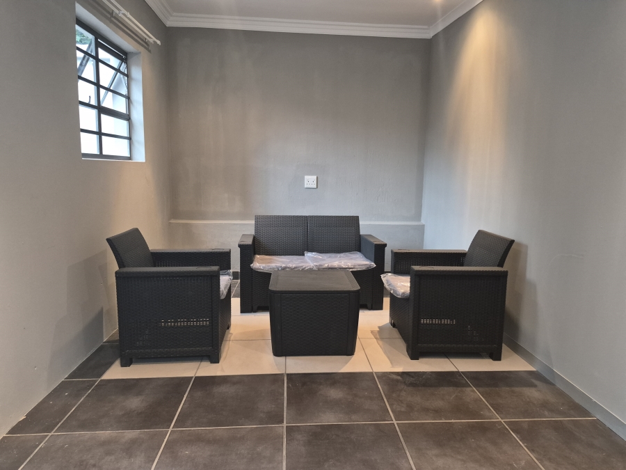1 Bedroom Property for Sale in Corlett Gardens Gauteng