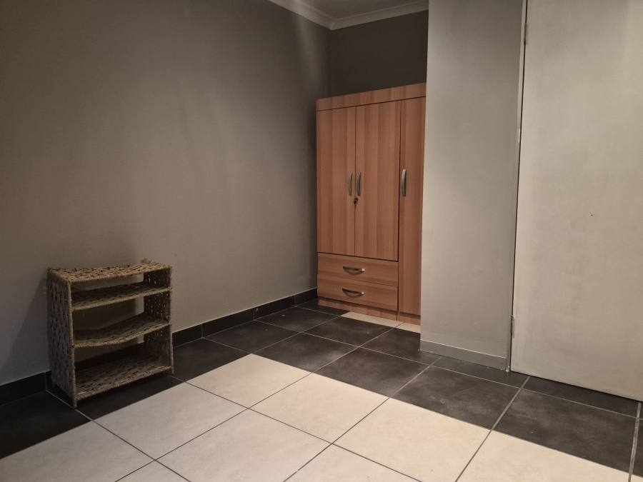 1 Bedroom Property for Sale in Corlett Gardens Gauteng