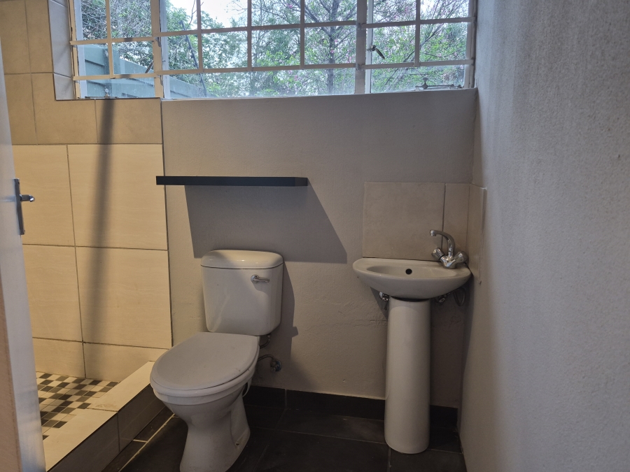 1 Bedroom Property for Sale in Corlett Gardens Gauteng