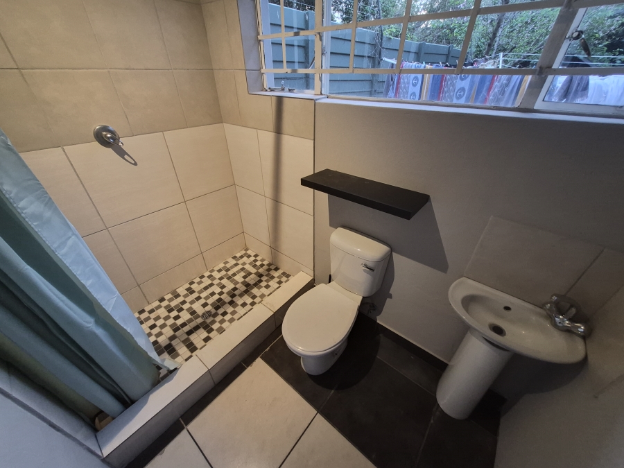 1 Bedroom Property for Sale in Corlett Gardens Gauteng