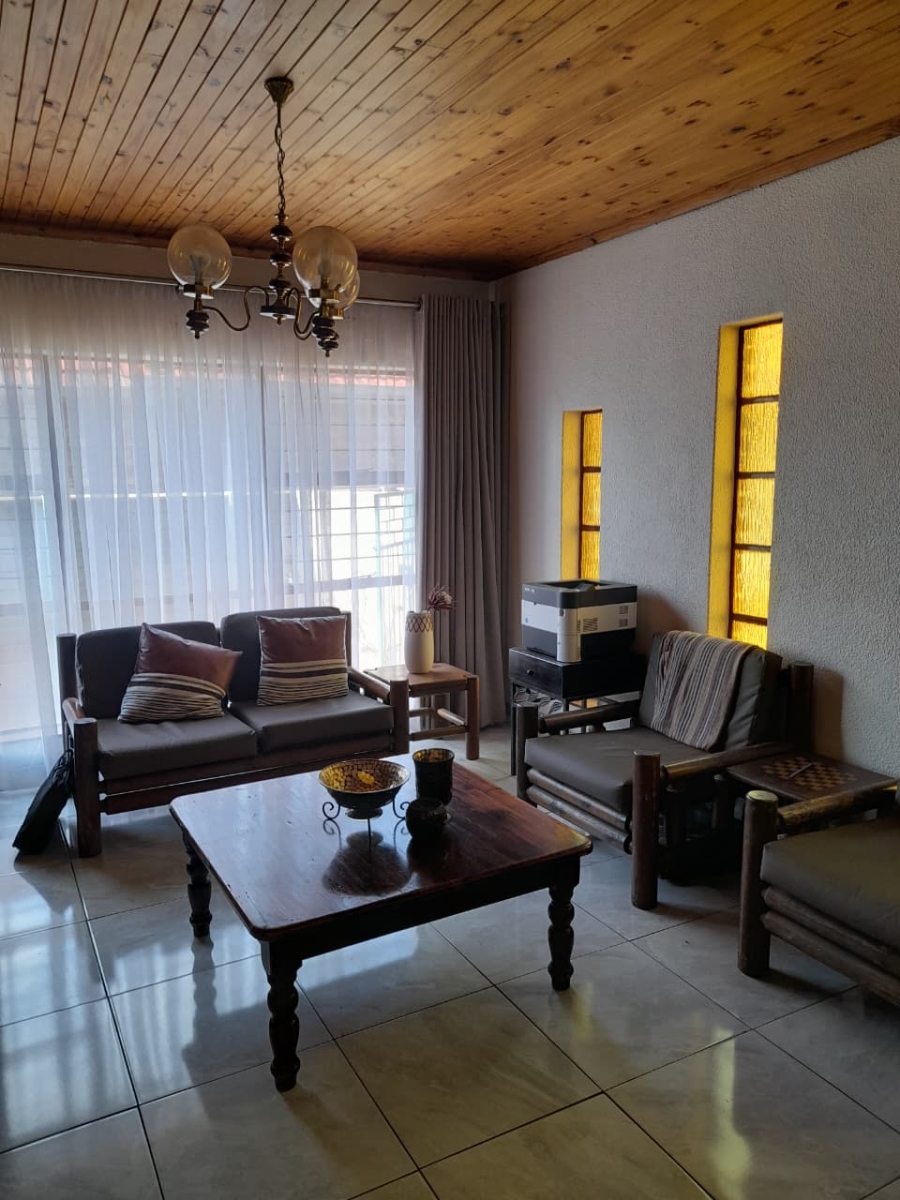 4 Bedroom Property for Sale in Petersfield Gauteng