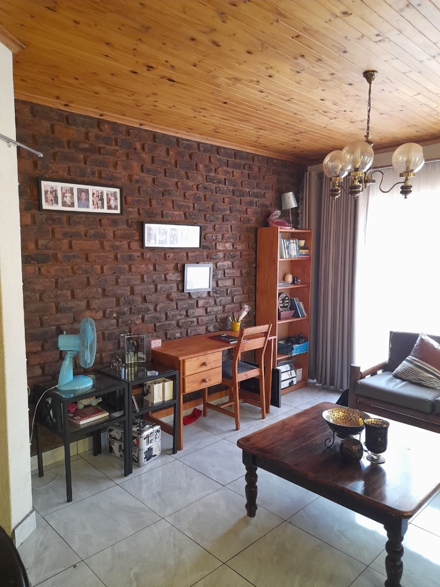 4 Bedroom Property for Sale in Petersfield Gauteng