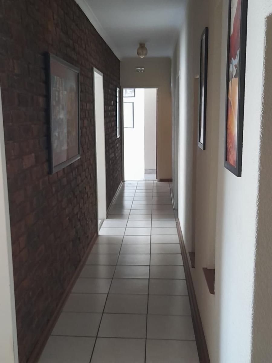 4 Bedroom Property for Sale in Petersfield Gauteng