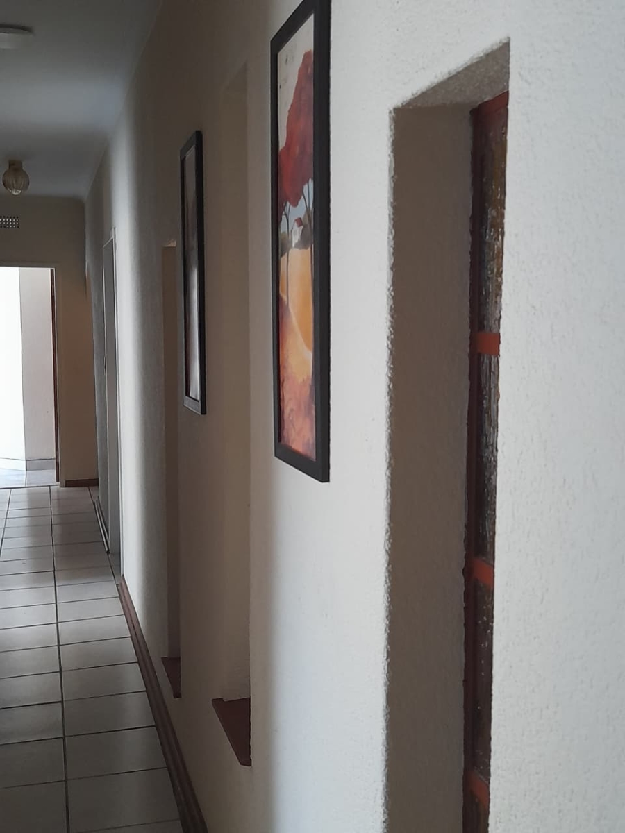 4 Bedroom Property for Sale in Petersfield Gauteng