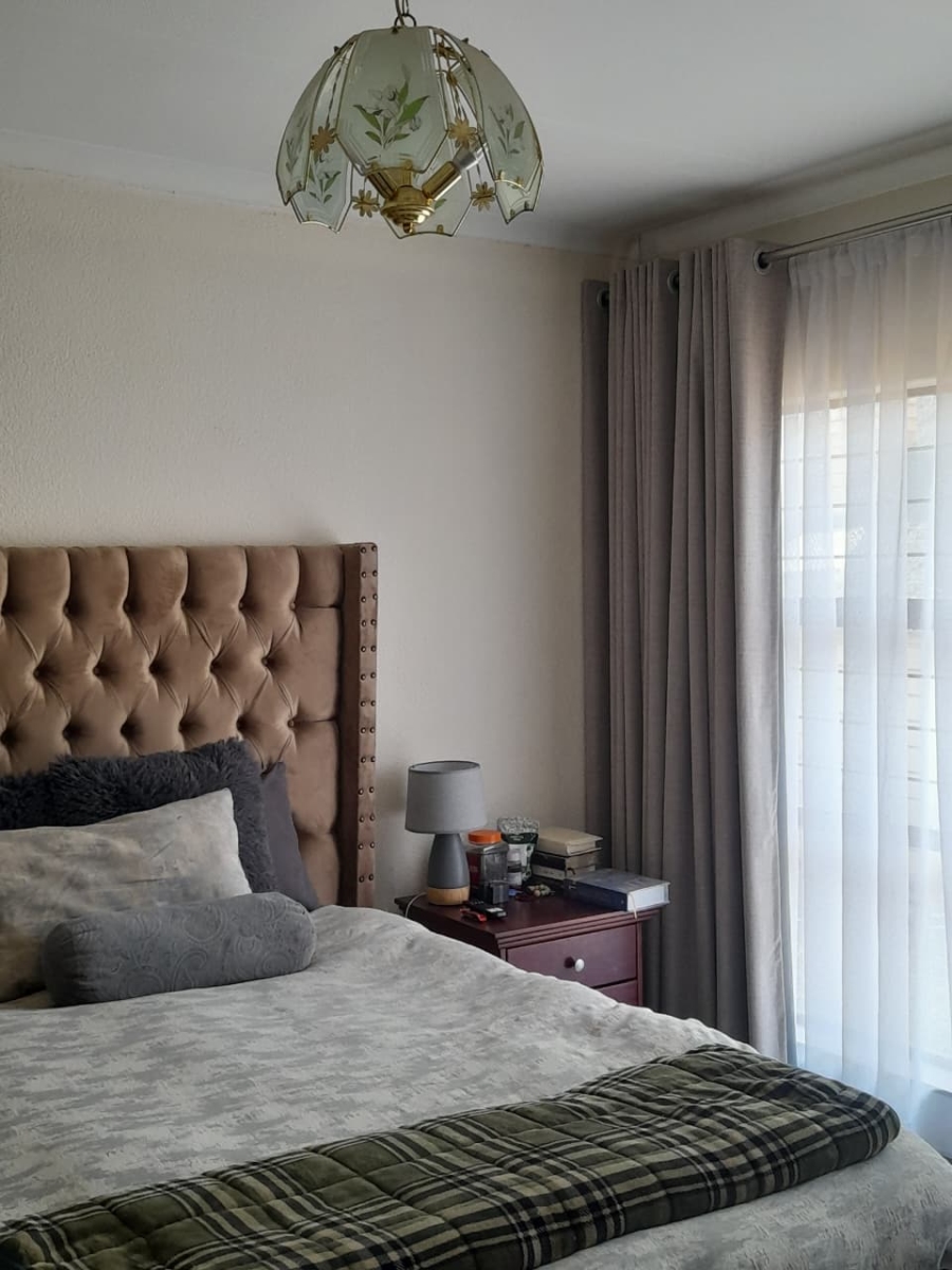 4 Bedroom Property for Sale in Petersfield Gauteng