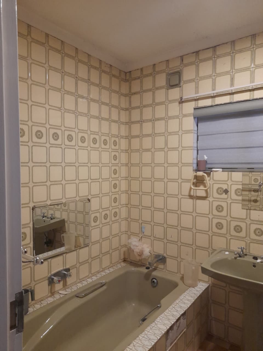 4 Bedroom Property for Sale in Petersfield Gauteng