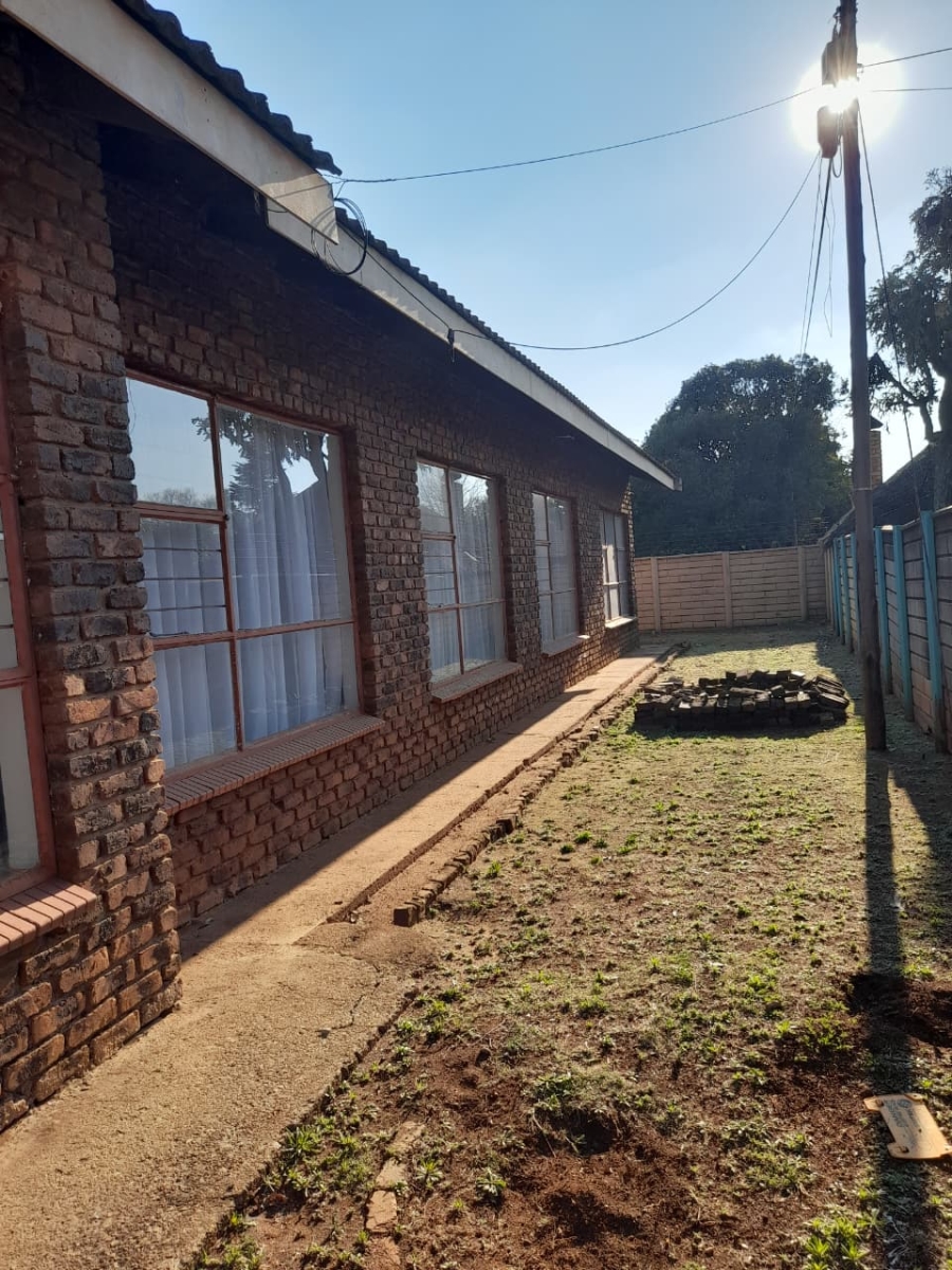 4 Bedroom Property for Sale in Petersfield Gauteng
