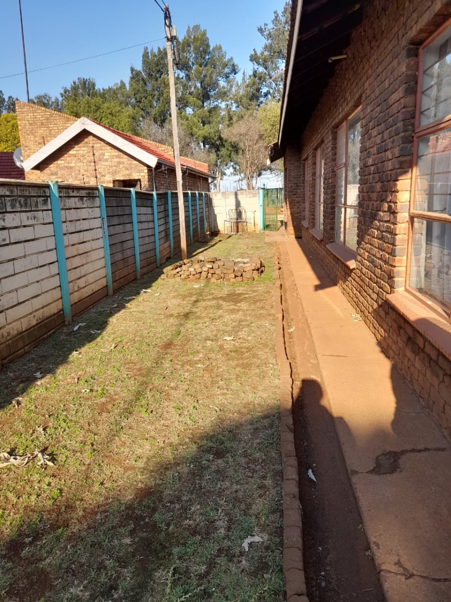 4 Bedroom Property for Sale in Petersfield Gauteng