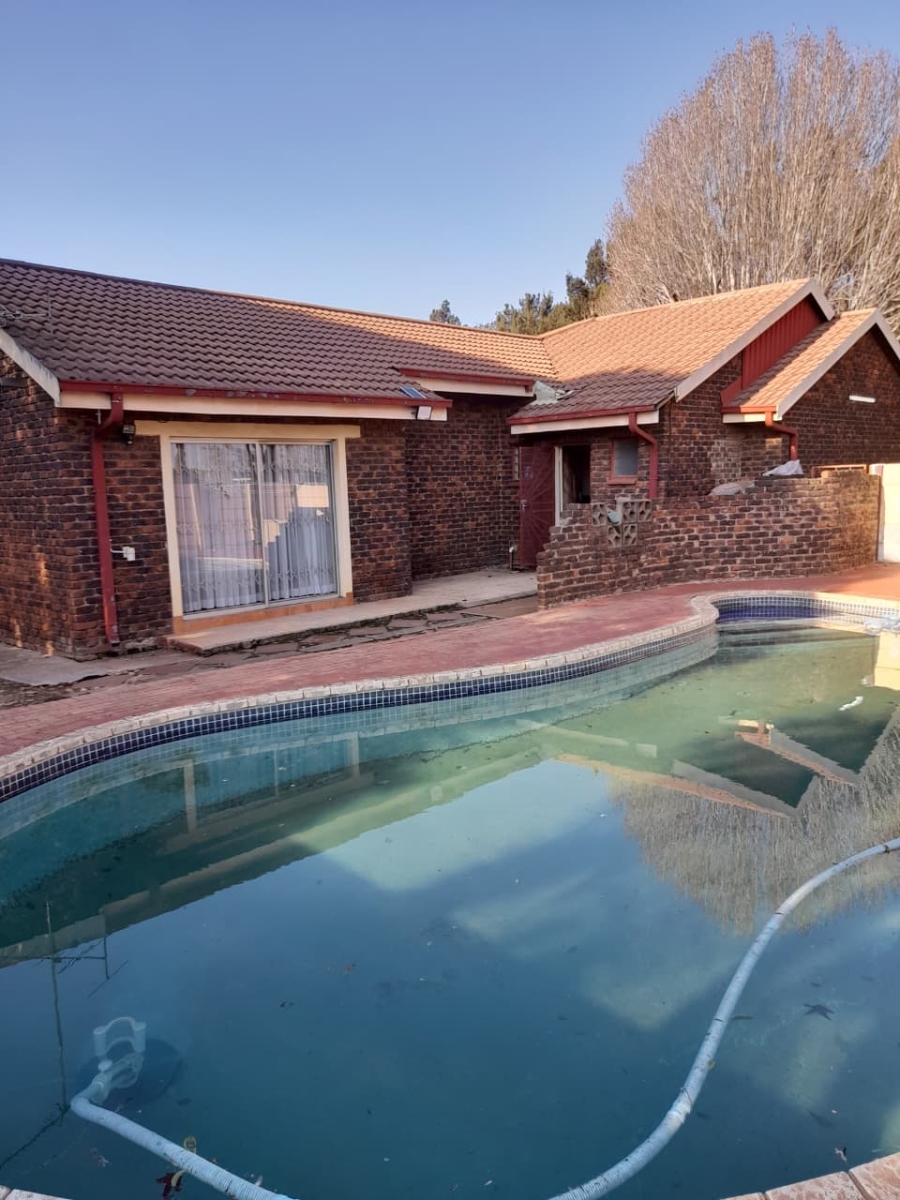 4 Bedroom Property for Sale in Petersfield Gauteng