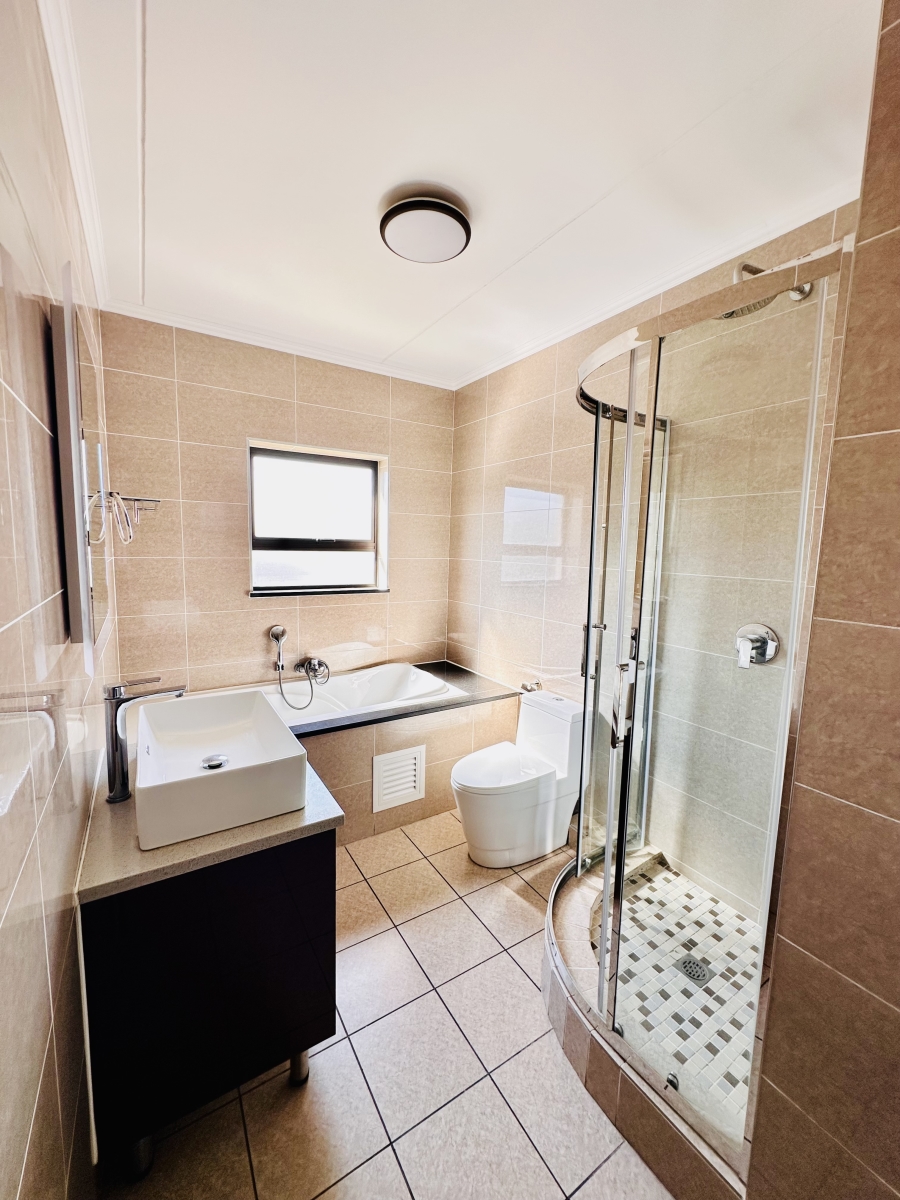 To Let 2 Bedroom Property for Rent in Blue Hills Gauteng