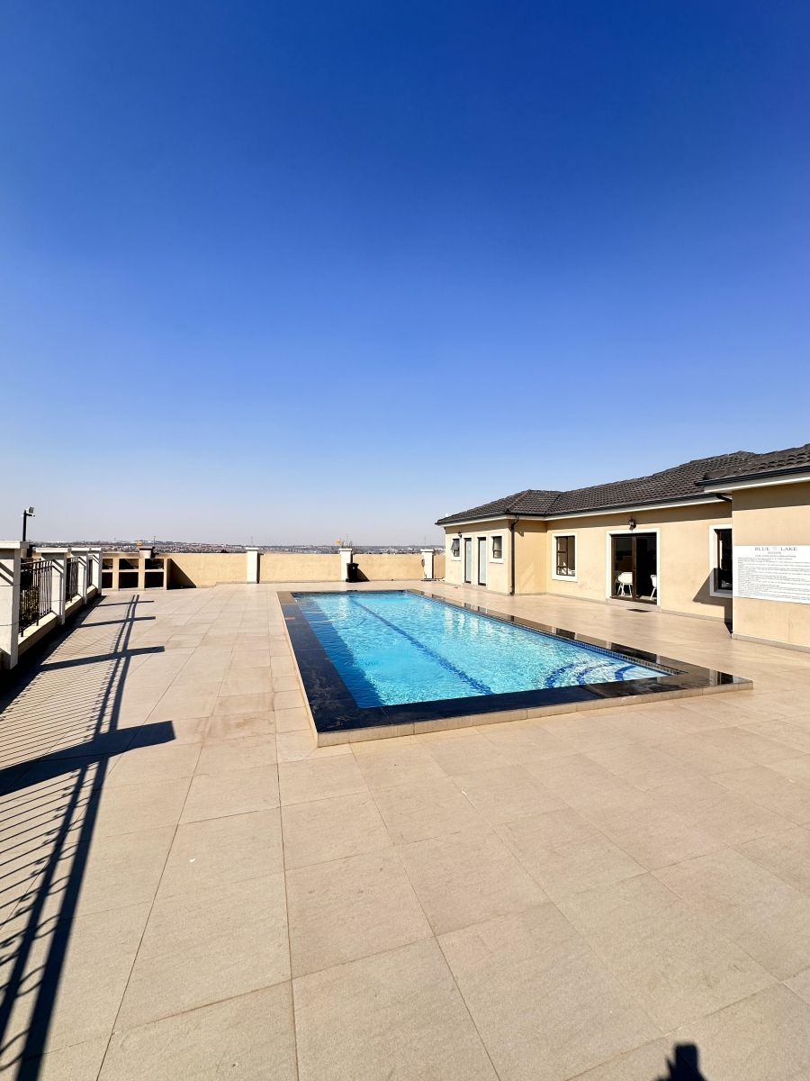 To Let 2 Bedroom Property for Rent in Blue Hills Gauteng