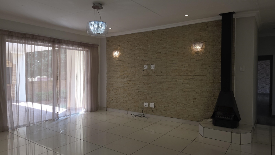 To Let 3 Bedroom Property for Rent in Eldopark Gauteng