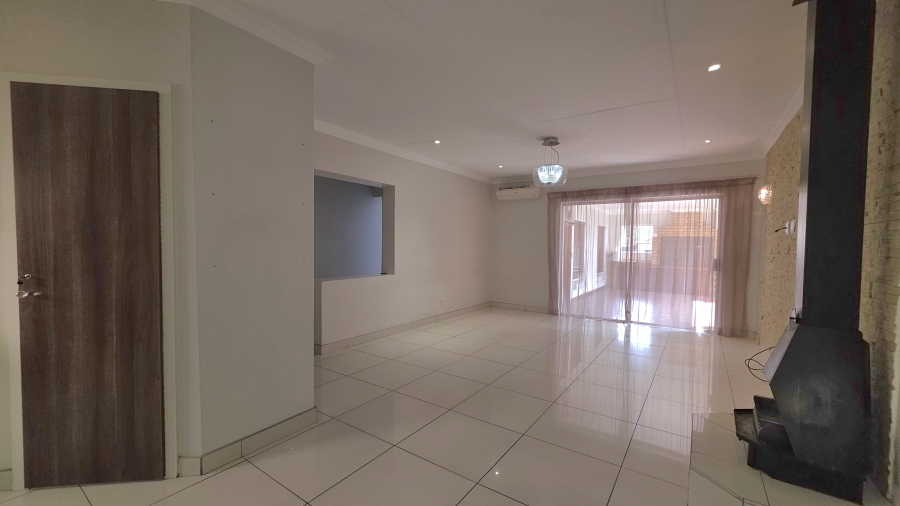 To Let 3 Bedroom Property for Rent in Eldopark Gauteng
