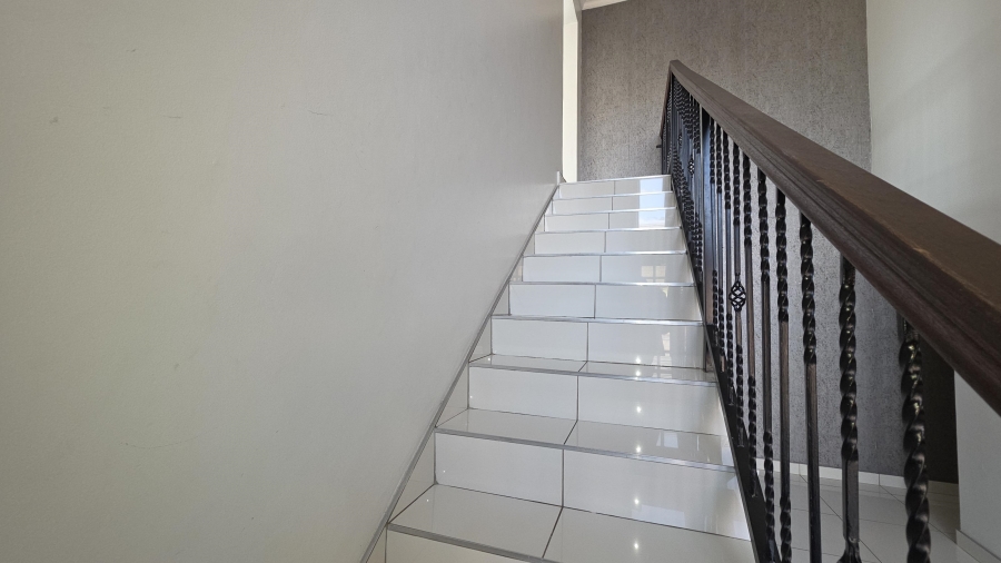 To Let 3 Bedroom Property for Rent in Eldopark Gauteng