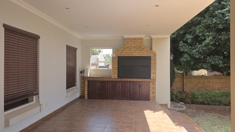 To Let 3 Bedroom Property for Rent in Eldopark Gauteng