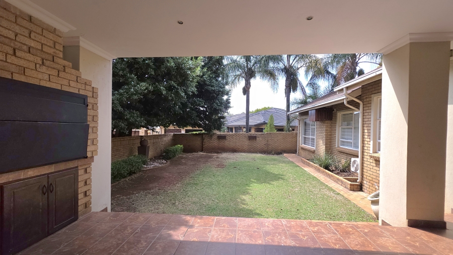 To Let 3 Bedroom Property for Rent in Eldopark Gauteng