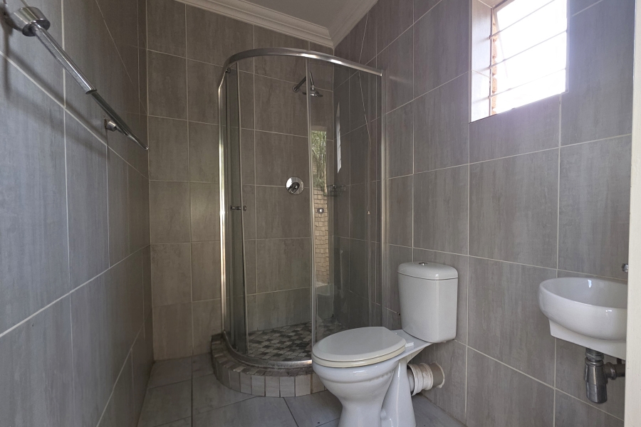 To Let 3 Bedroom Property for Rent in Eldopark Gauteng
